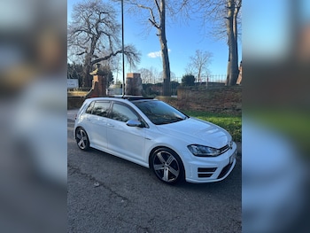 Volkswagen - Golf
