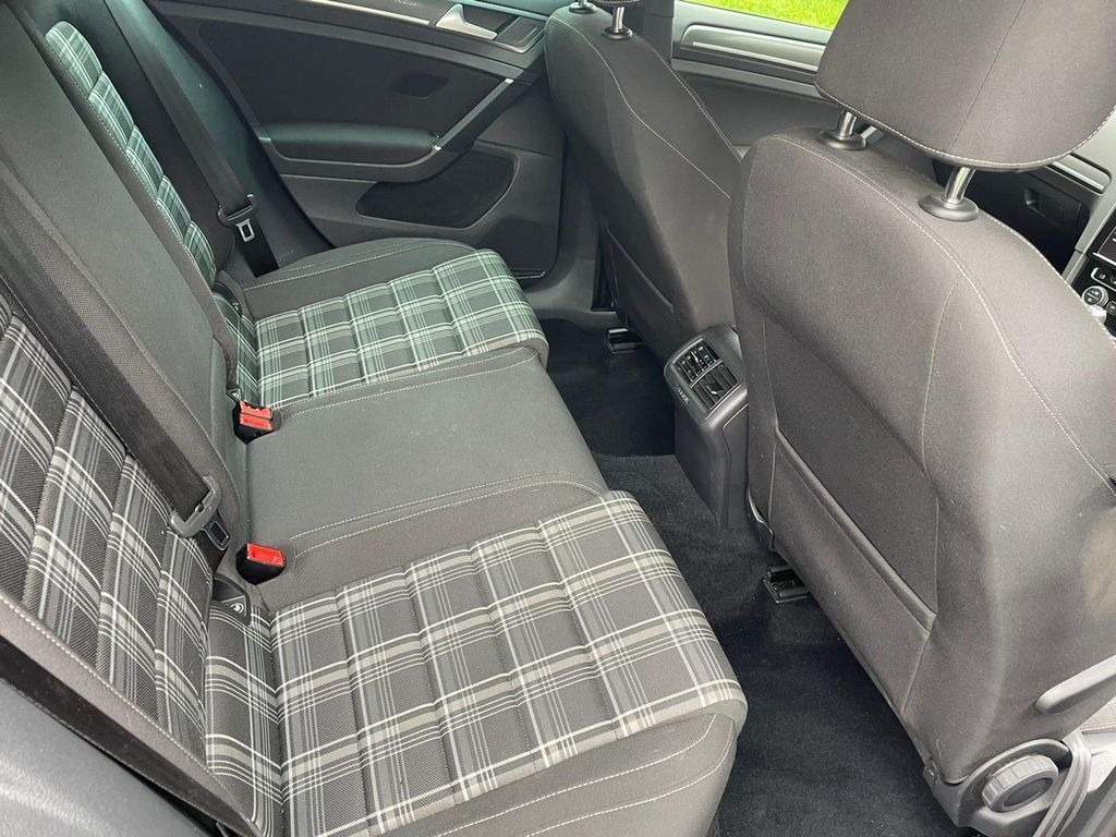 Used Volkswagen Golf 2017 for sale - 77630039: Photo 11