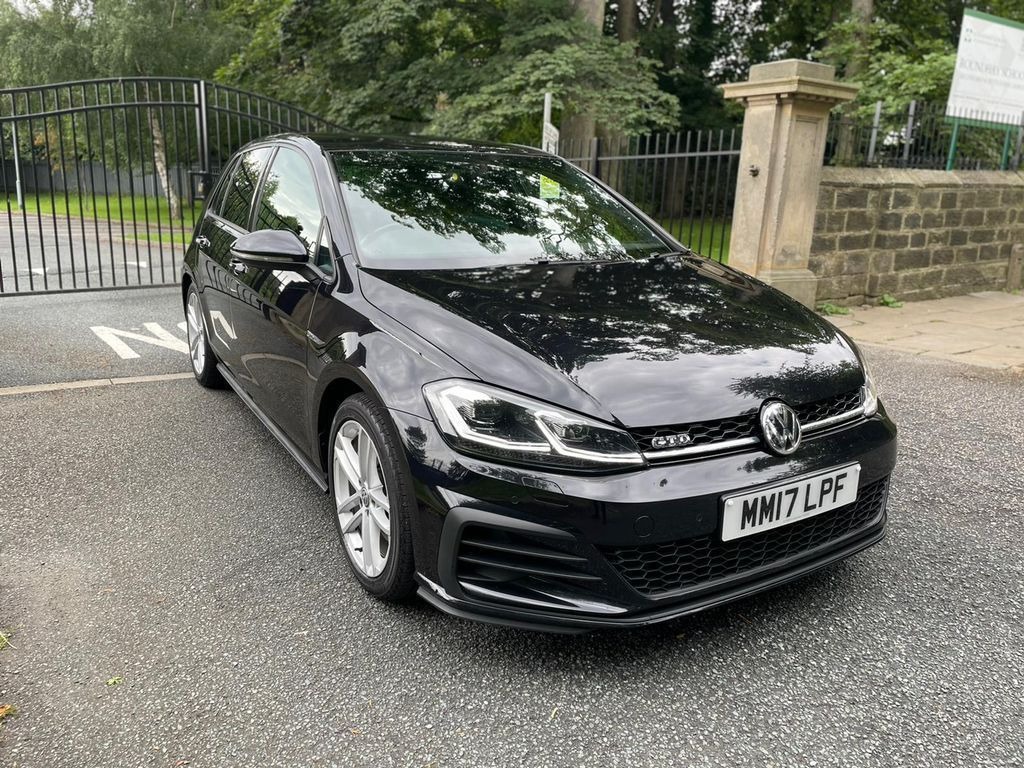 Used Volkswagen Golf 2017 for sale - 77630039: Photo 2