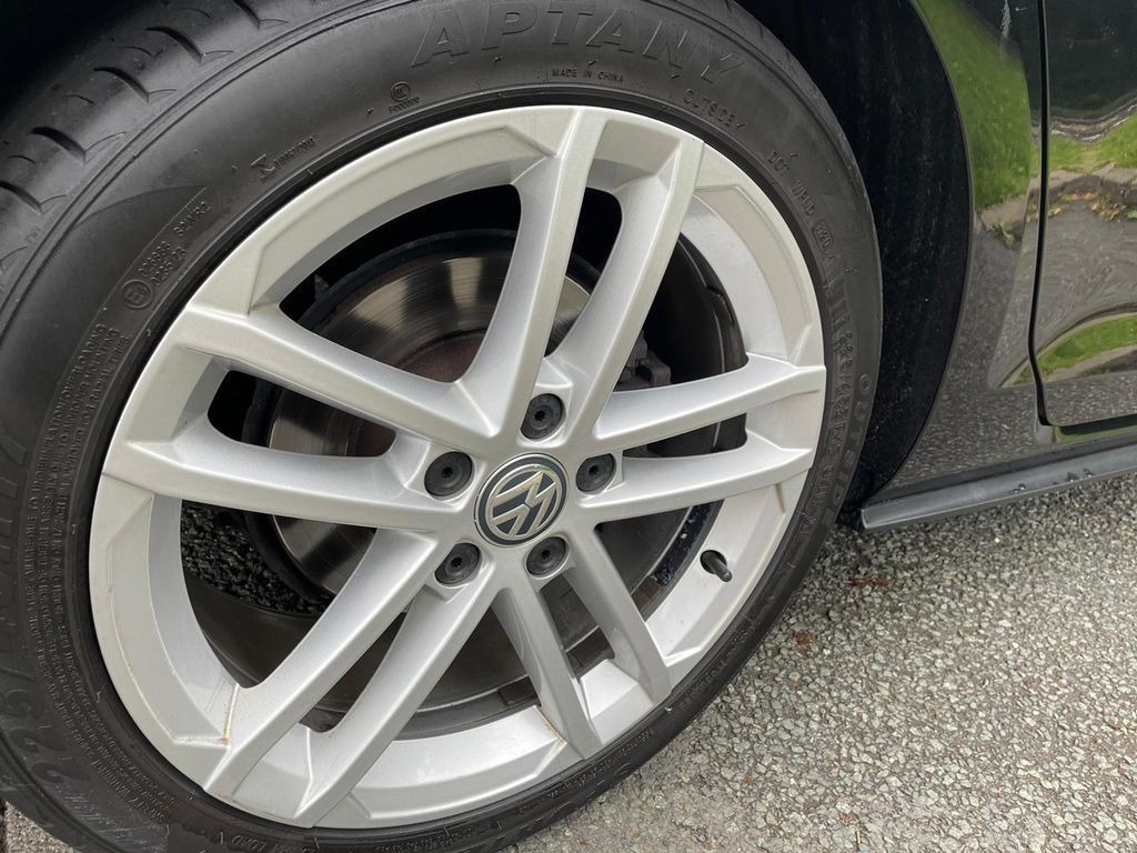 Used Volkswagen Golf 2017 for sale - 77630039: Photo 9