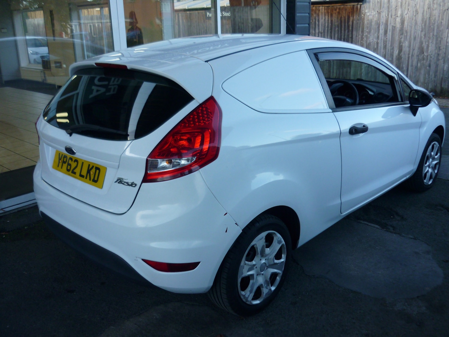Used Ford Fiesta 2012 for sale - 76401198: Photo 2
