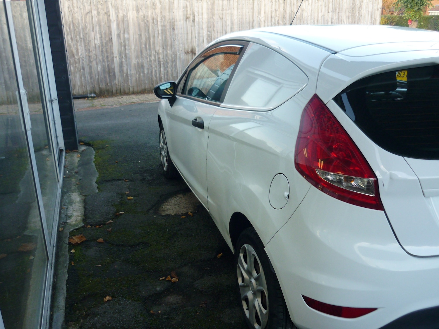 Used Ford Fiesta 2012 for sale - 76401198: Photo 4