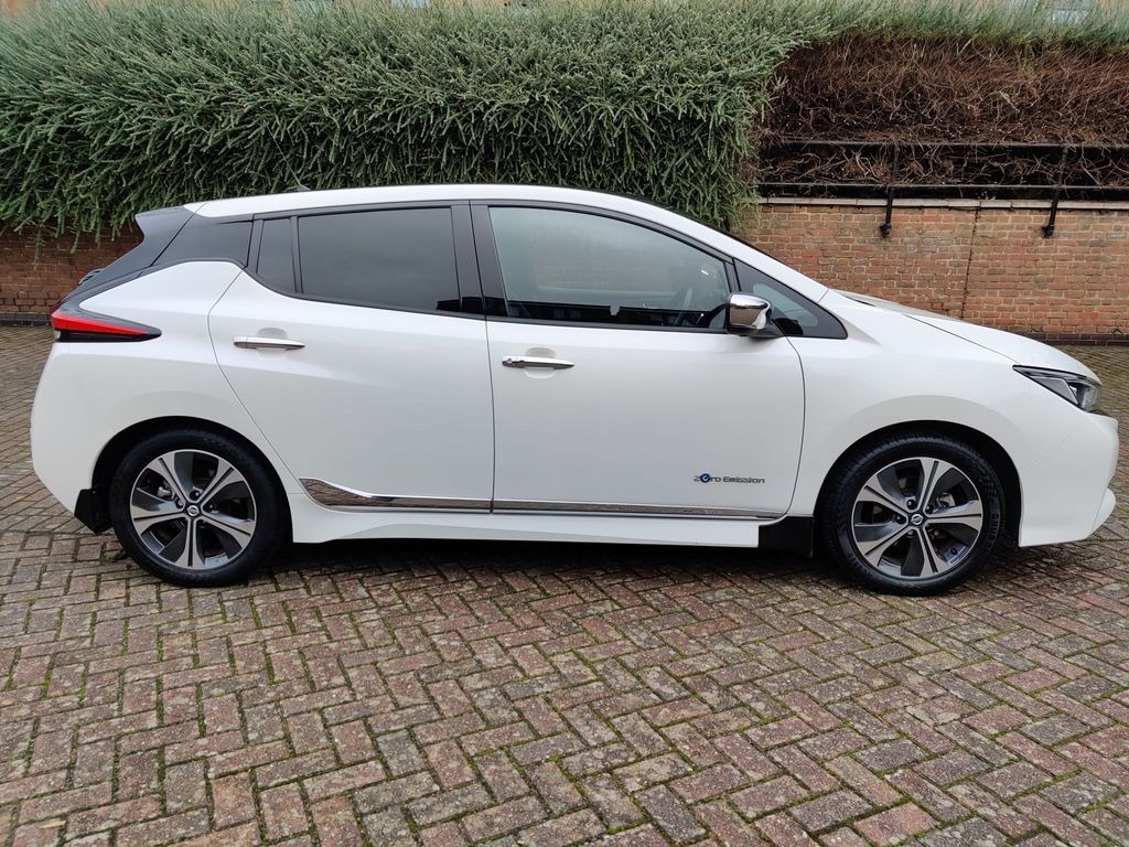 Used Nissan Leaf 2018 for sale - 77629747: Photo 2