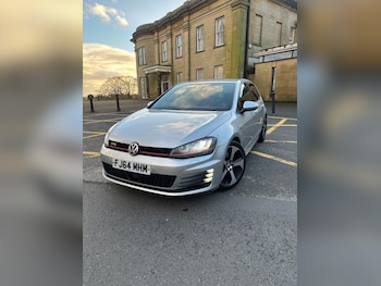 Volkswagen - Golf
