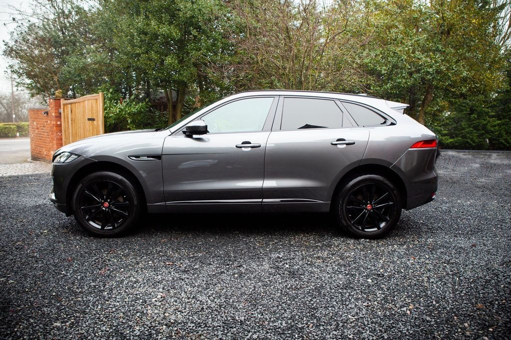 Used Jaguar F-Pace 2018 for sale - 77630061: Photo 4