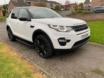Used Land Rover Discovery Sport 2016 for sale - 77630124: Photo