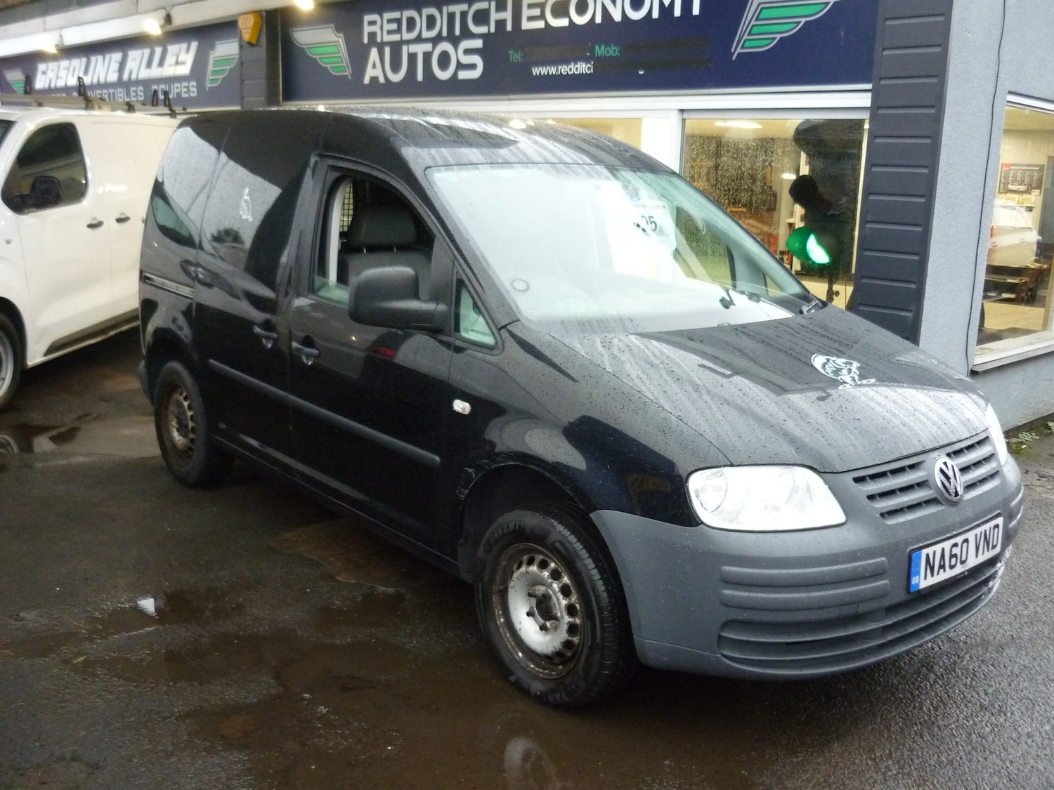 Used Volkswagen Caddy 2010 for sale - 77282077: Photo 2
