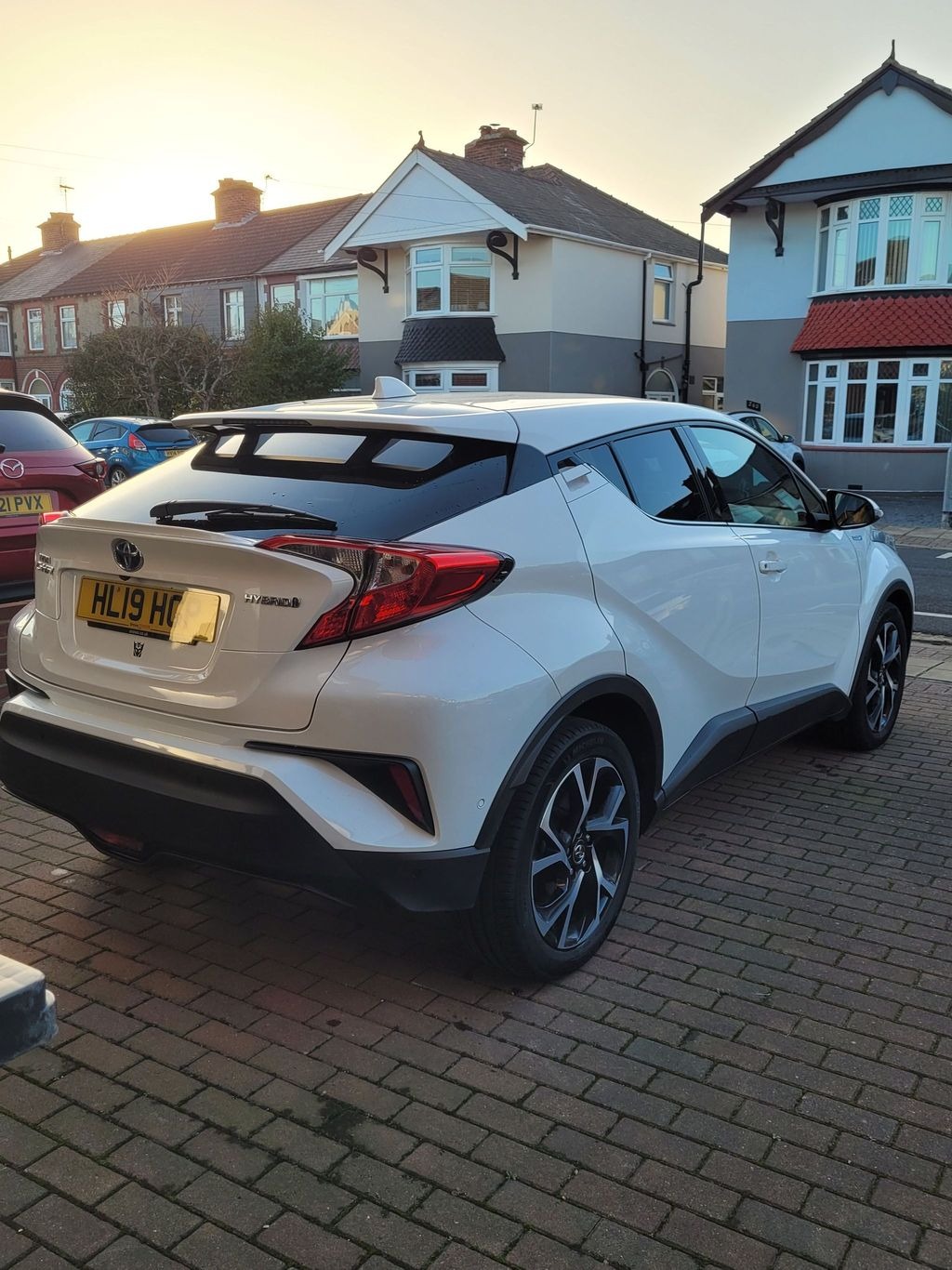 Used Toyota C-HR 2019 for sale - 77629508: Photo 2