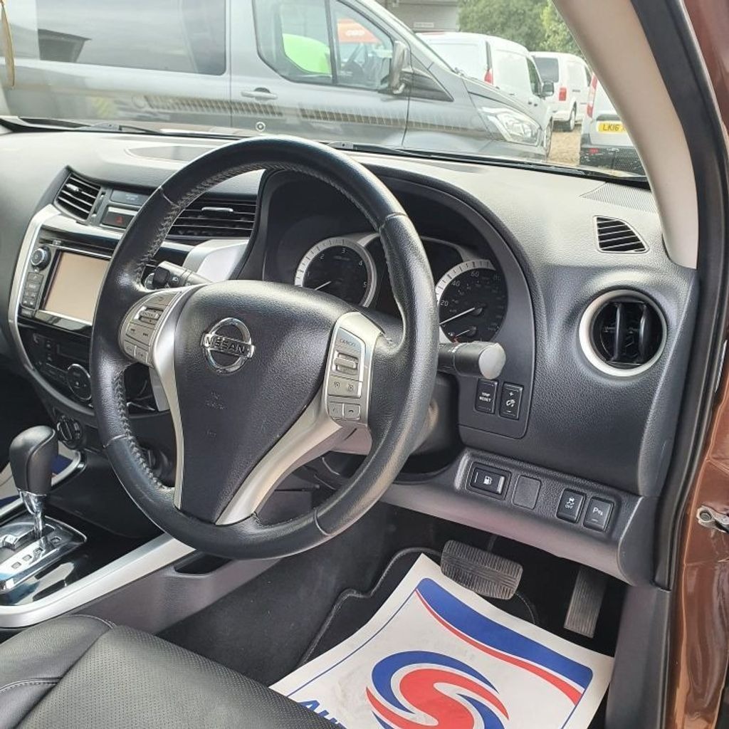 Used Nissan Navara 2017 for sale - 77630028: Photo 11