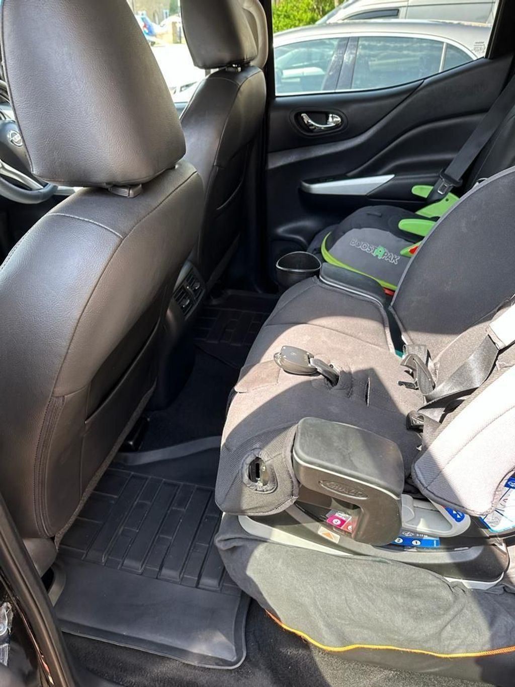 Used Nissan Navara 2016 for sale - 77629136: Photo 24