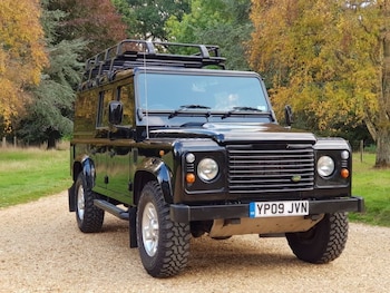 Land Rover Defender feature image