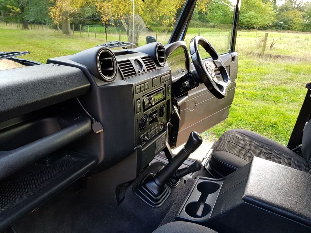 Used Land Rover Defender 2009 for sale - 77630105: Photo 6