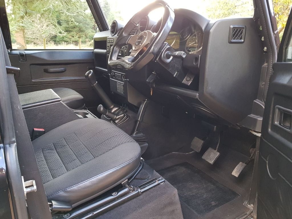Used Land Rover Defender 2009 for sale - 77630105: Photo 8