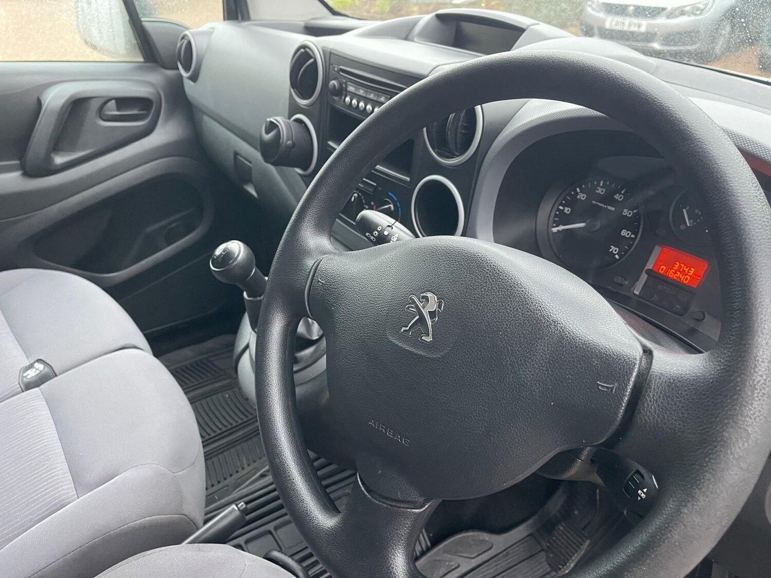 Used Peugeot Partner 2014 for sale - 77045407: Photo 25