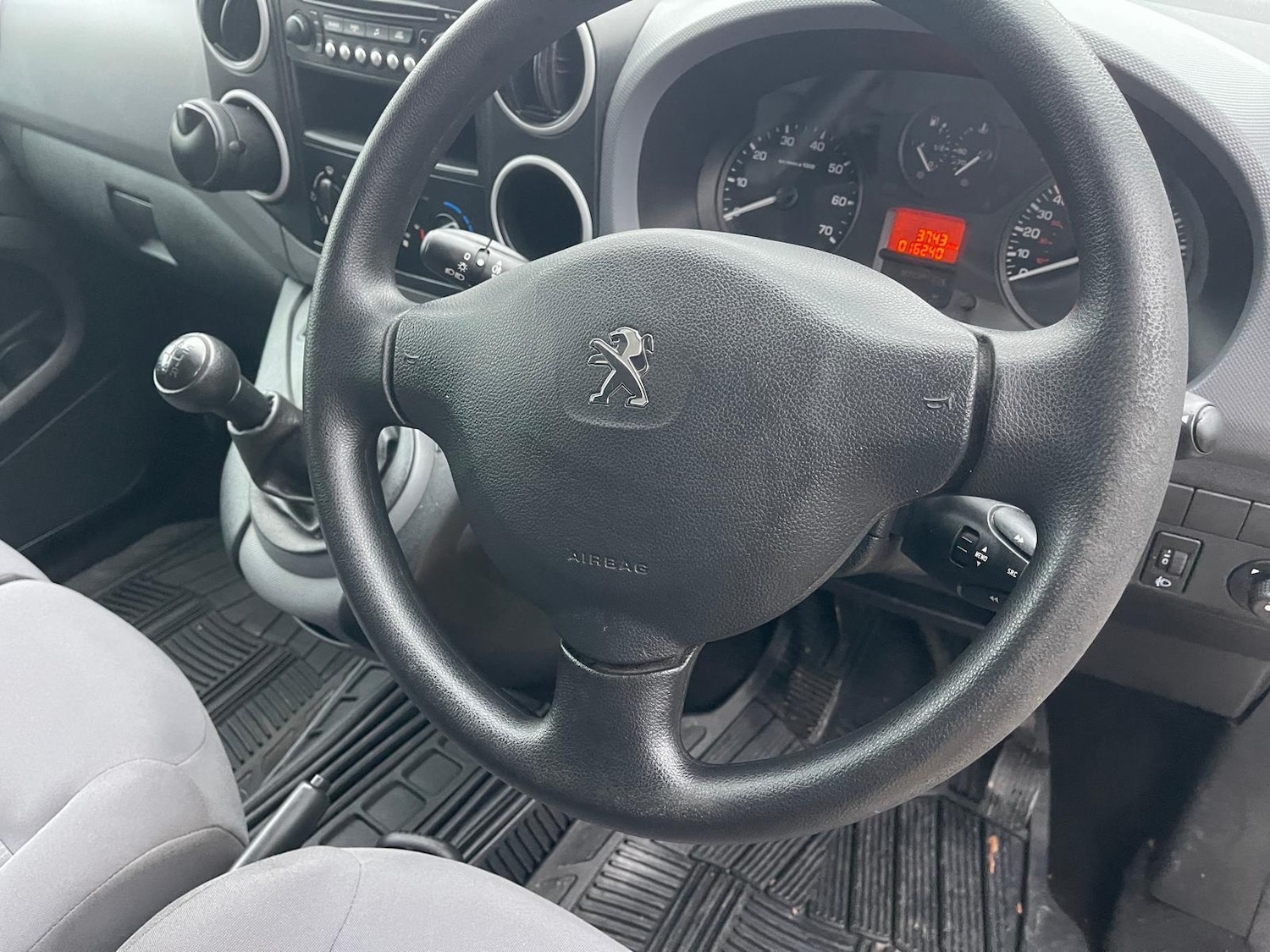 Used Peugeot Partner 2014 for sale - 77045407: Photo 26