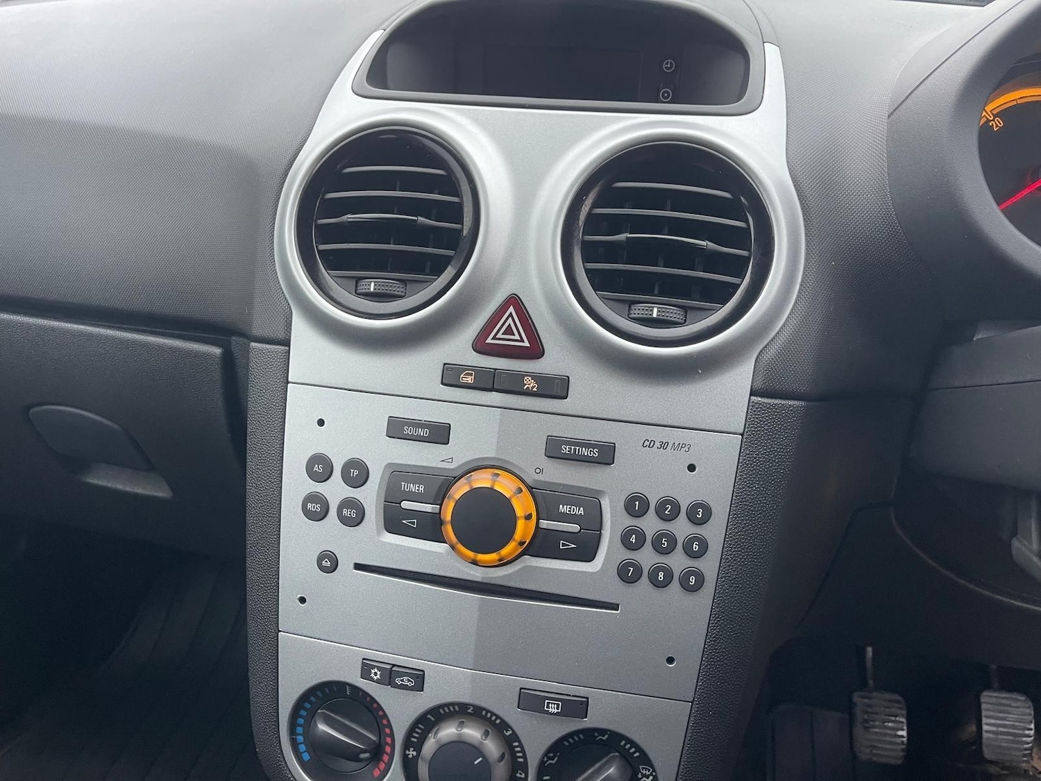 Used Vauxhall Corsa 2014 for sale - 77045675: Photo 17