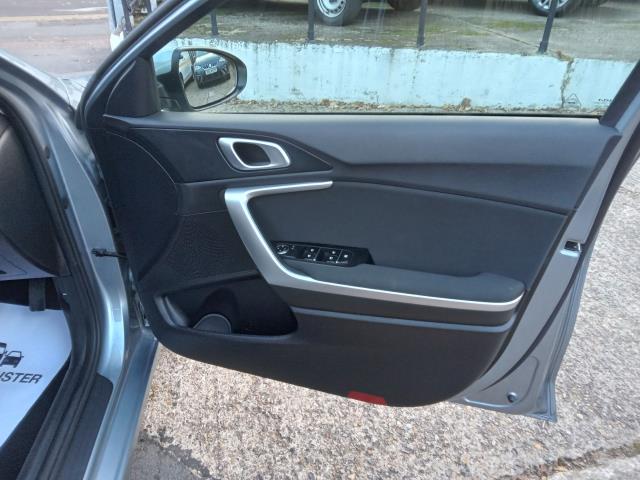 Used Kia Ceed 2023 for sale - 76405344: Photo 32