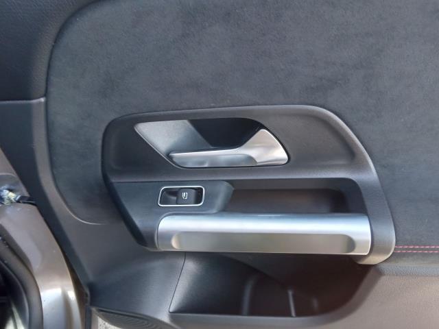 Used Mercedes-Benz GLB 2023 for sale - 76531435: Photo 25