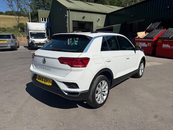Used Volkswagen T-Roc 2019 for sale - 79033158: Photo