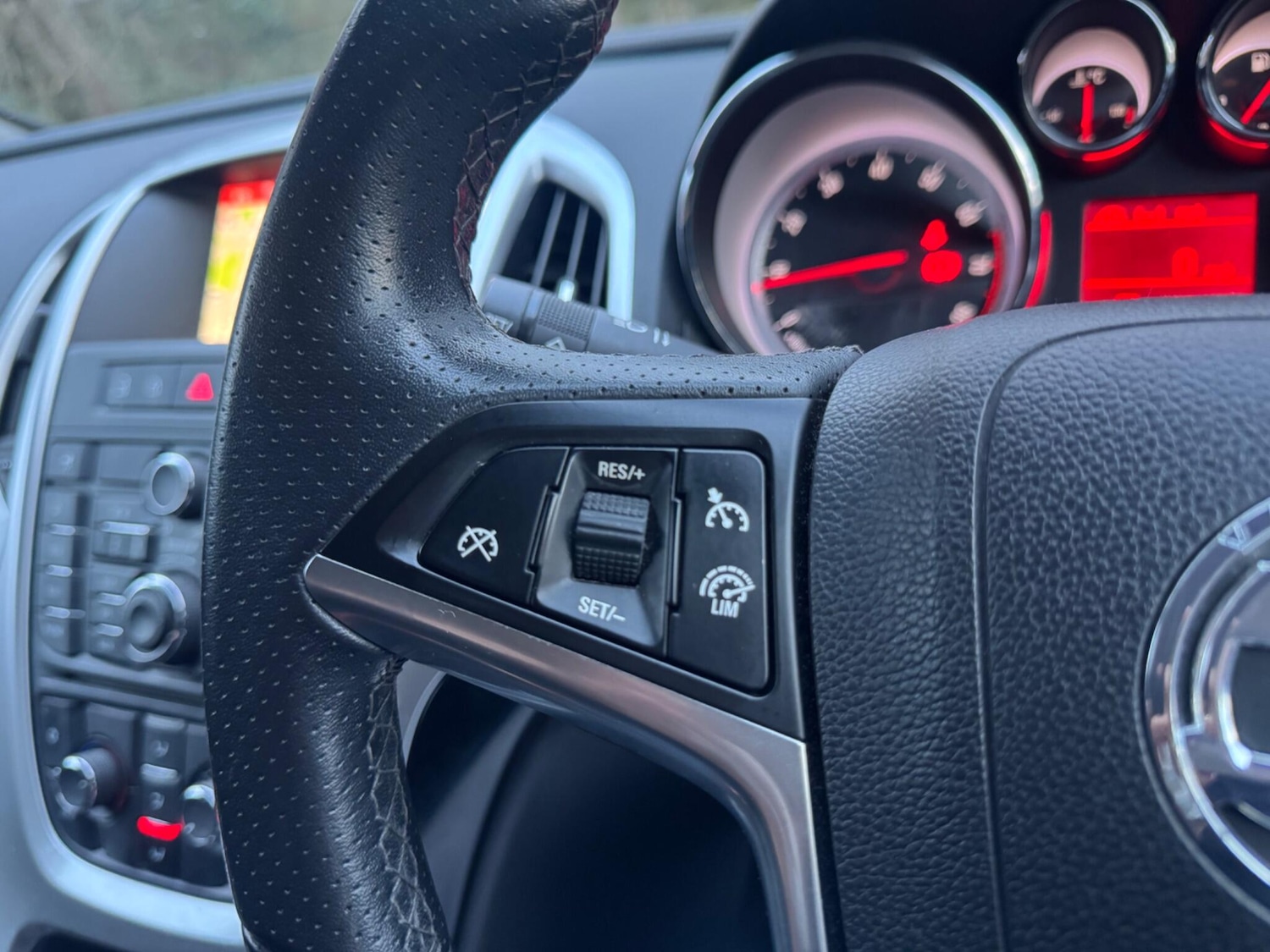 Used Vauxhall Astra 2015 for sale - 78100940: Photo 26