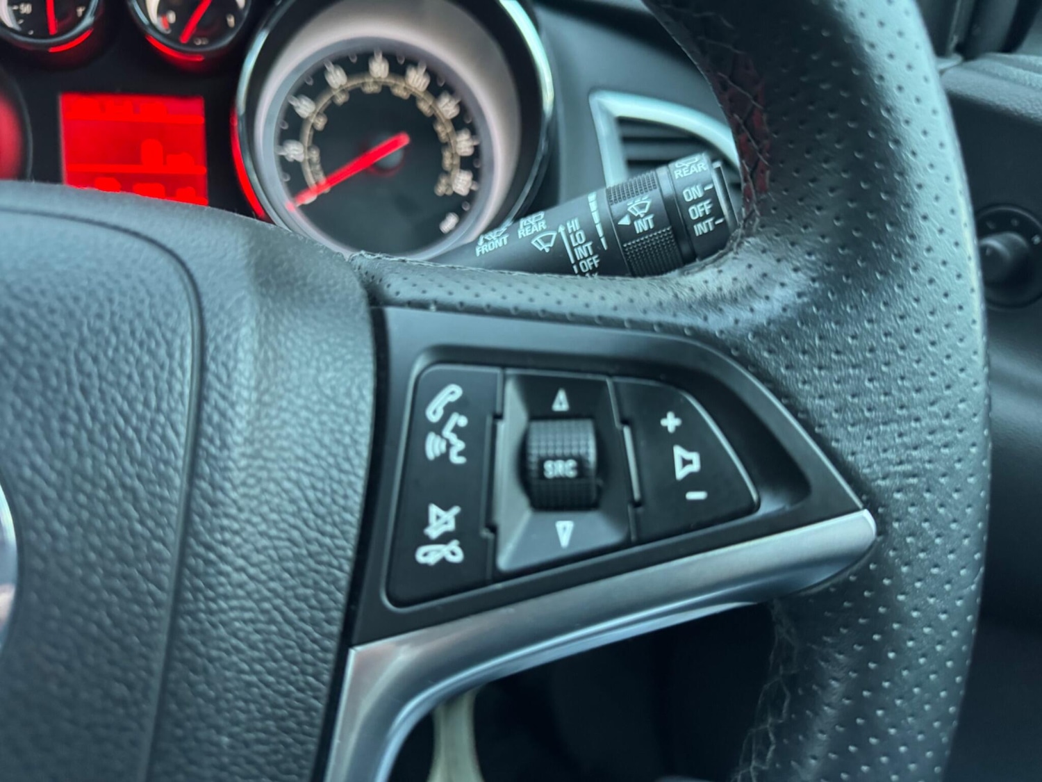 Used Vauxhall Astra 2015 for sale - 78100940: Photo 27