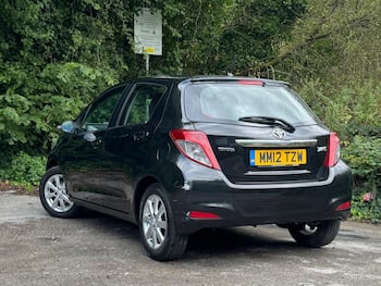 Used Toyota Yaris 2012 for sale - 79740921: Photo