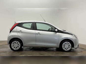 Used Toyota AYGO 2021 for sale - 76139253: Photo