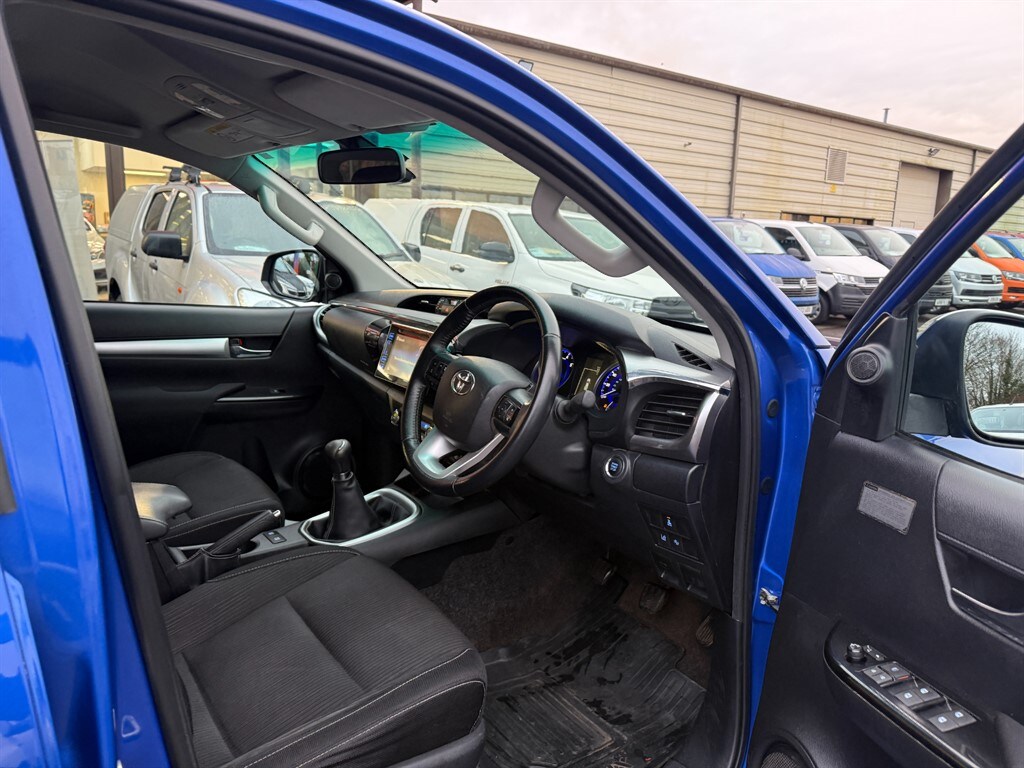 Used Toyota Hilux 2017 for sale - 76928320: Photo 16