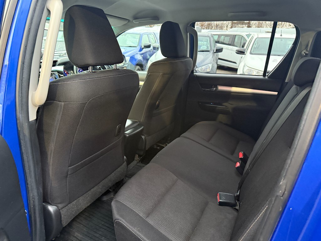 Used Toyota Hilux 2017 for sale - 76928320: Photo 8