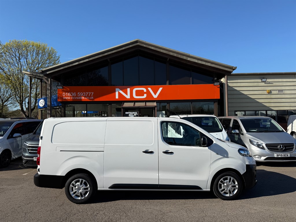 Used Vauxhall Vivaro 2020 for sale - 78152820: Photo 2