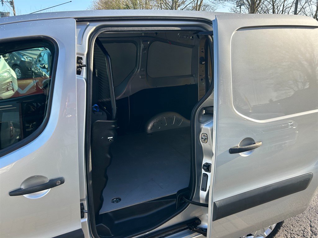 Used Peugeot Partner 2018 for sale - 77581710: Photo 11