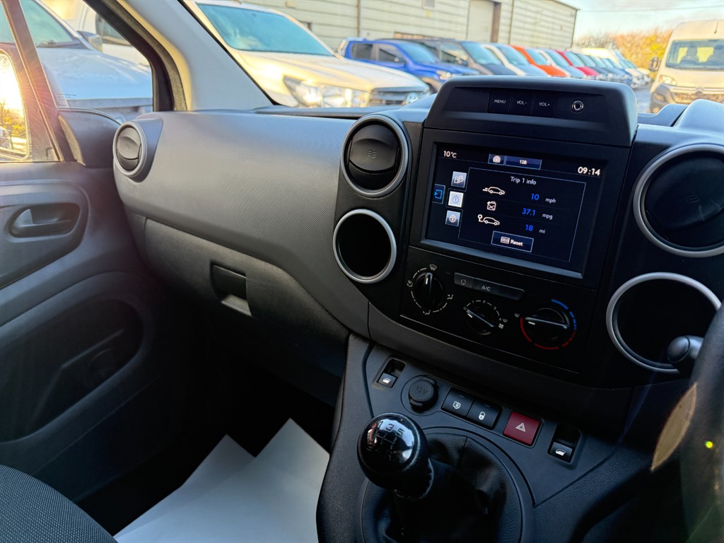 Used Peugeot Partner 2018 for sale - 76709768: Photo 16