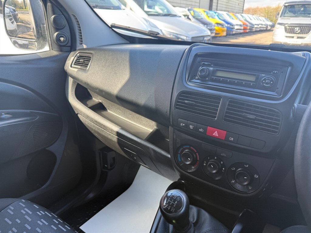 Used Vauxhall Combo 2016 for sale - 77819228: Photo 11