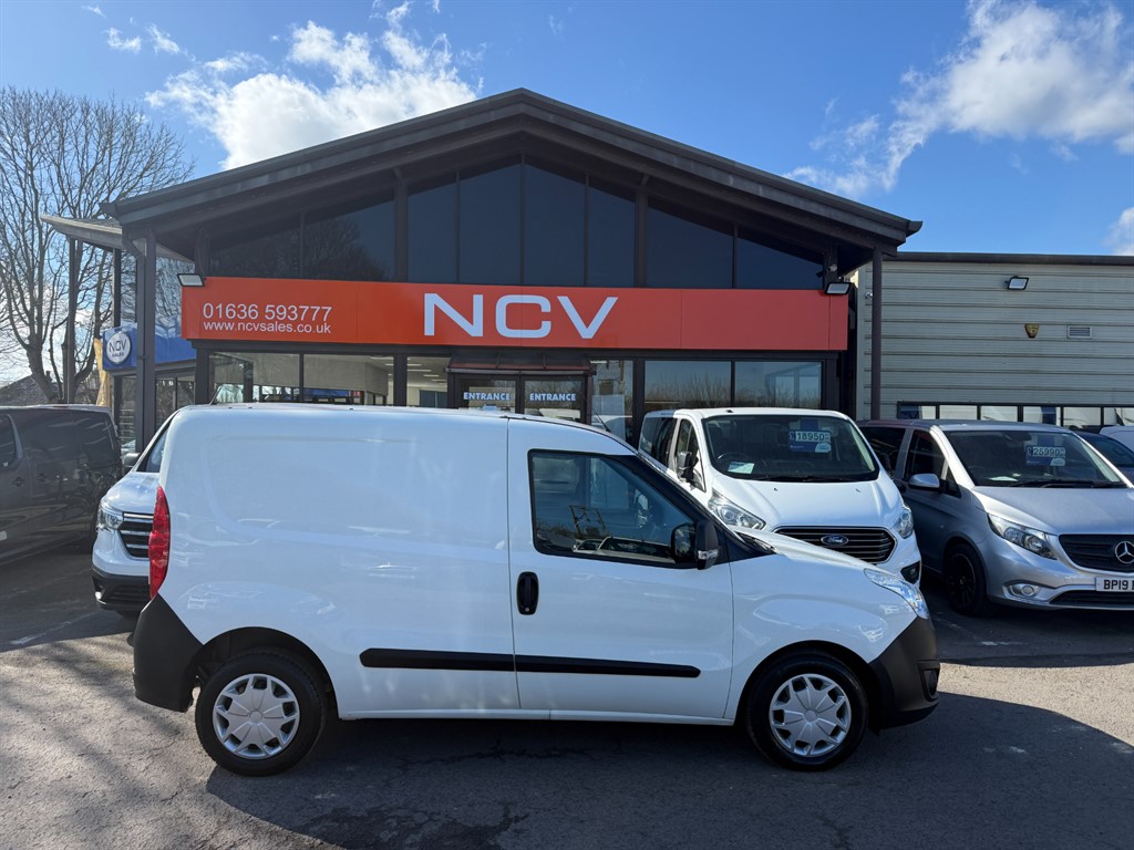 Used Vauxhall Combo 2016 for sale - 77819228: Photo 2