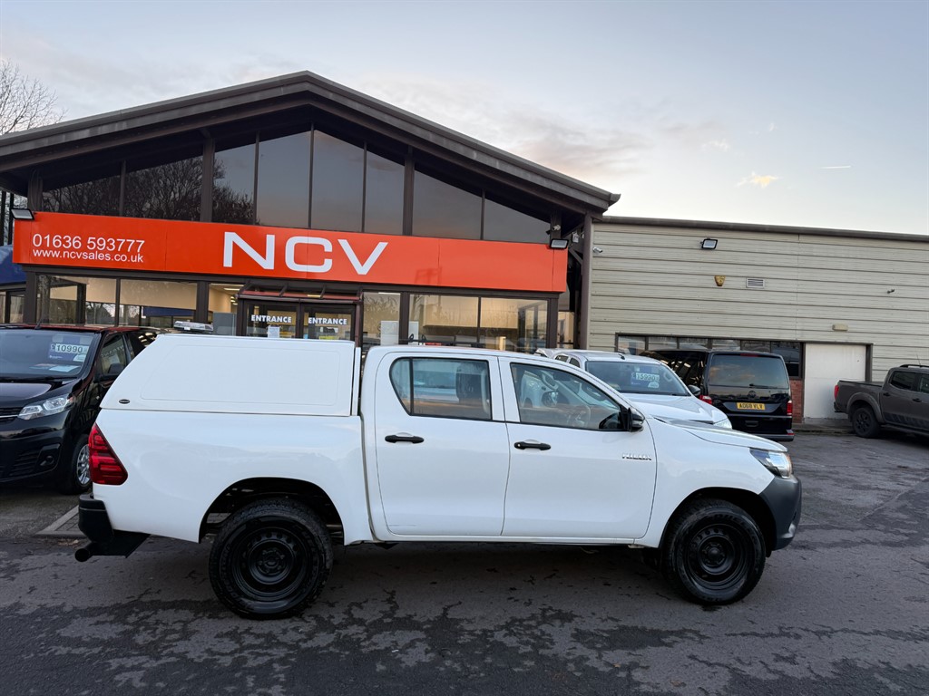 Used Toyota Hilux 2020 for sale - 76640631: Photo 2