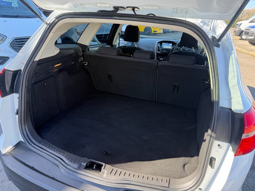 Used Ford Focus 2017 for sale - 77934778: Photo 6