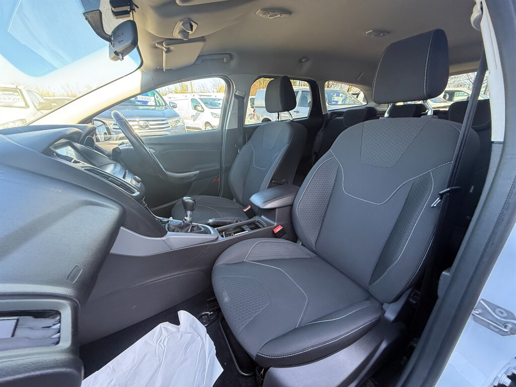 Used Ford Focus 2017 for sale - 77934778: Photo 8