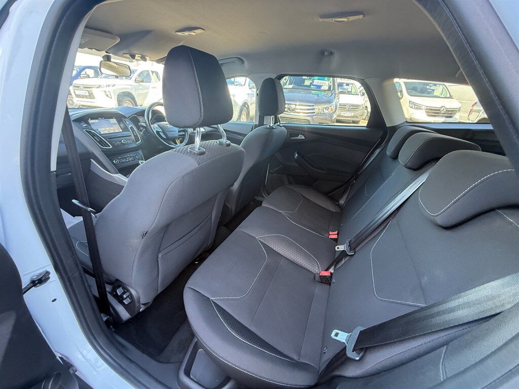 Used Ford Focus 2017 for sale - 77934778: Photo 9