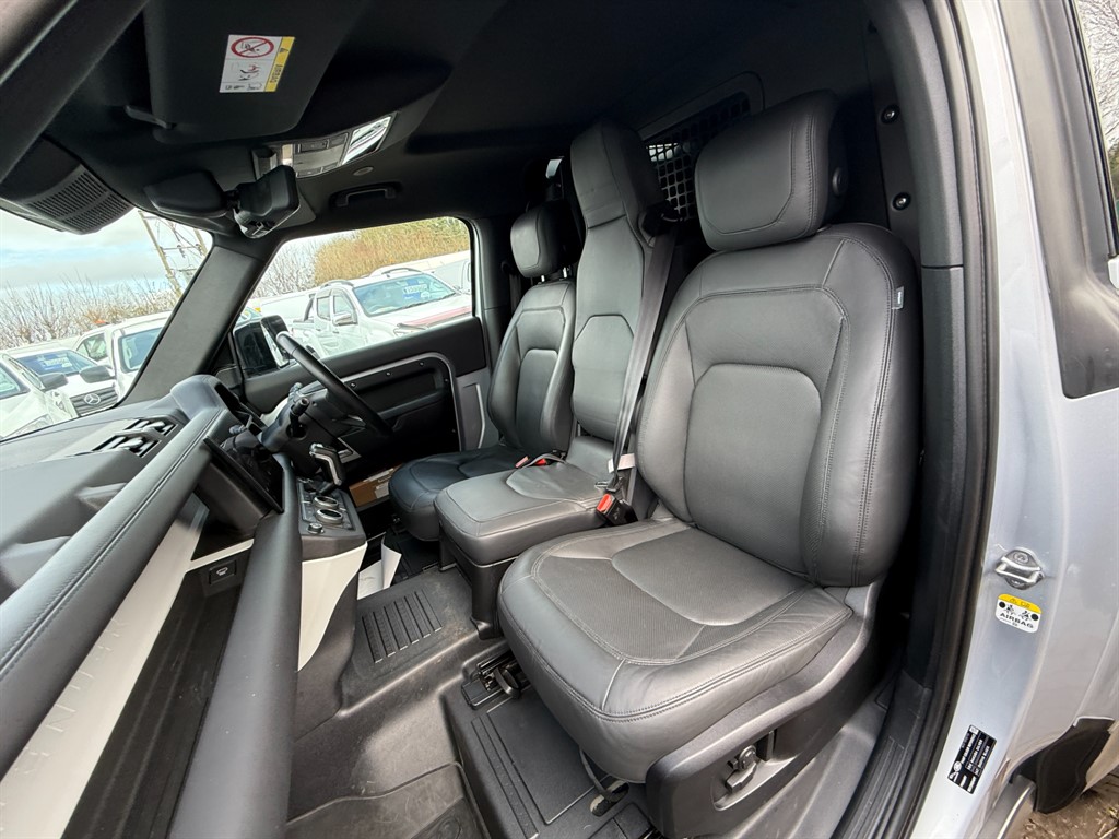 Used Land Rover Defender 2023 for sale - 77746363: Photo 12