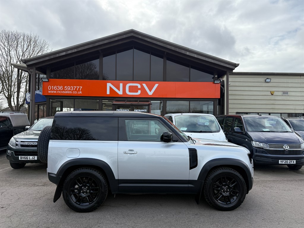 Used Land Rover Defender 2023 for sale - 77746363: Photo 2