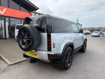 Used Land Rover Defender 2023 for sale - 77746363: Photo