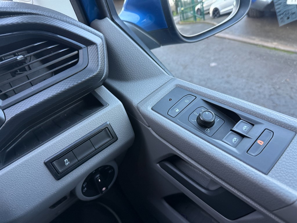 Used Volkswagen Transporter 2023 for sale - 77205863: Photo 25