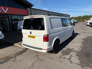 Used Volkswagen Transporter 2018 for sale - 76117169: Photo