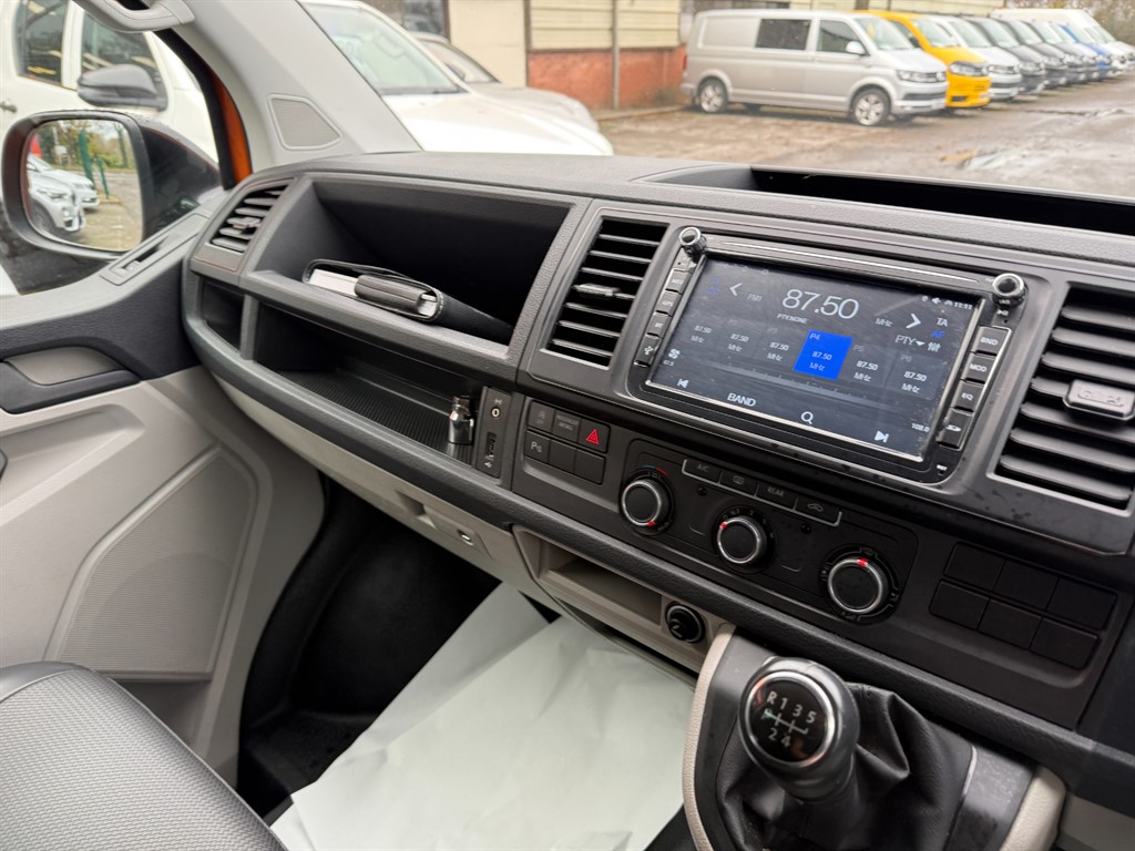 Used Volkswagen Transporter Shuttle 2018 for sale - 76595344: Photo 18