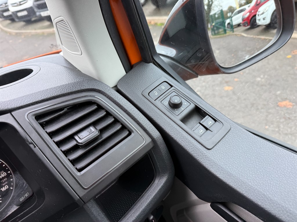 Used Volkswagen Transporter Shuttle 2018 for sale - 76595344: Photo 20