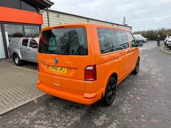 Used Volkswagen Transporter Shuttle 2018 for sale - 76595344: Photo