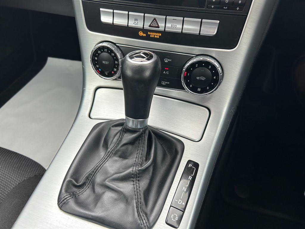 Used Mercedes-Benz SLK 2014 for sale - 77890219: Photo 24