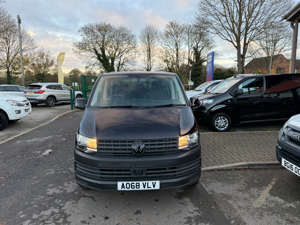 Used Volkswagen Transporter Shuttle 2018 for sale - 76640617: Photo 13