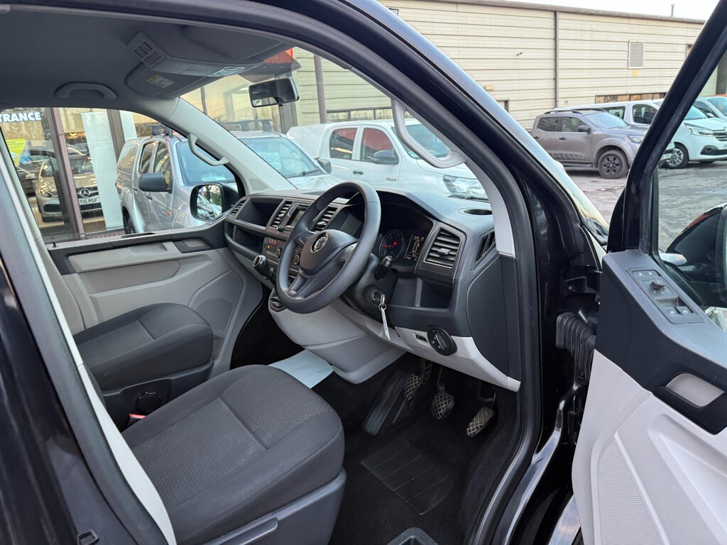 Used Volkswagen Transporter Shuttle 2018 for sale - 76640617: Photo 15