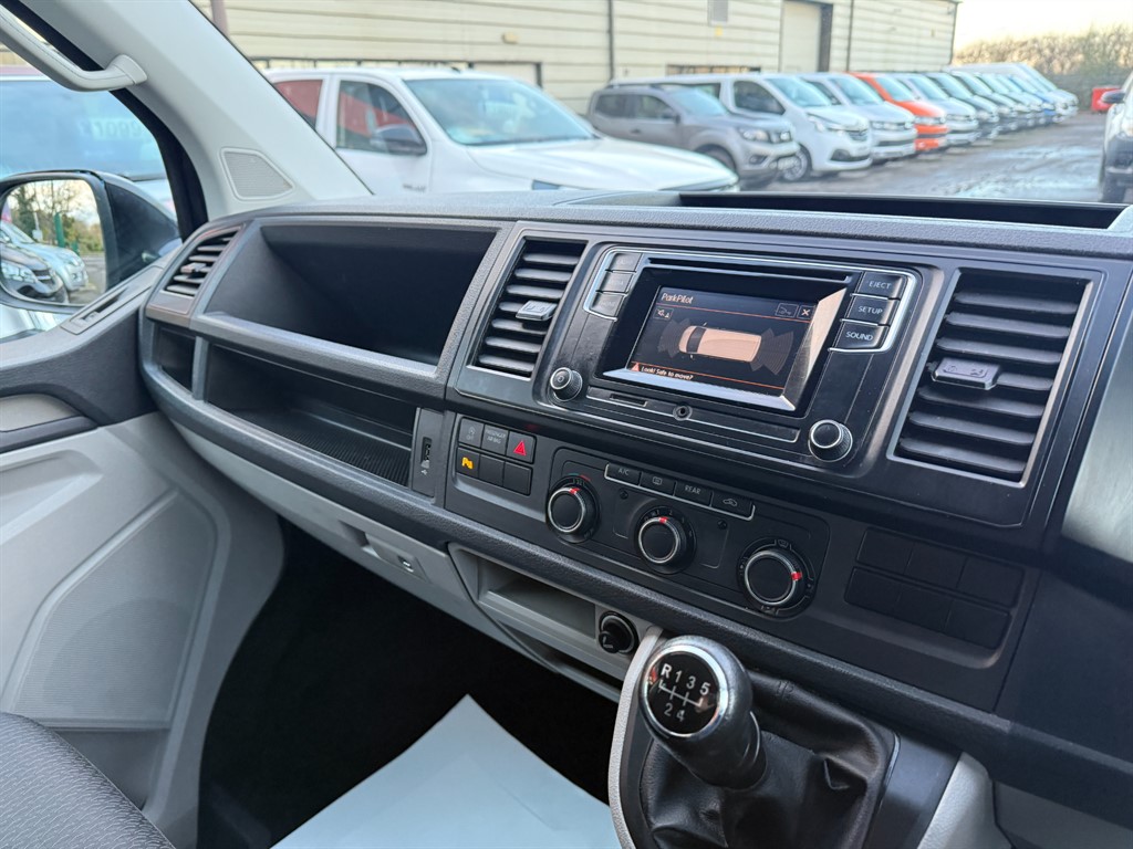 Used Volkswagen Transporter Shuttle 2018 for sale - 76640617: Photo 16